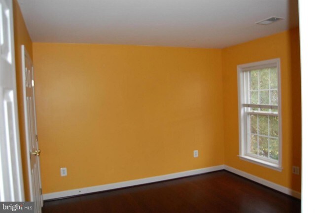 Building Photo - 46797 Backwater Dr
