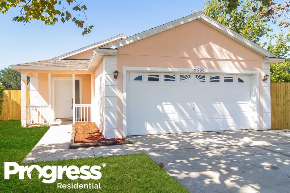 Foto principal - 13500 Glasser Ave