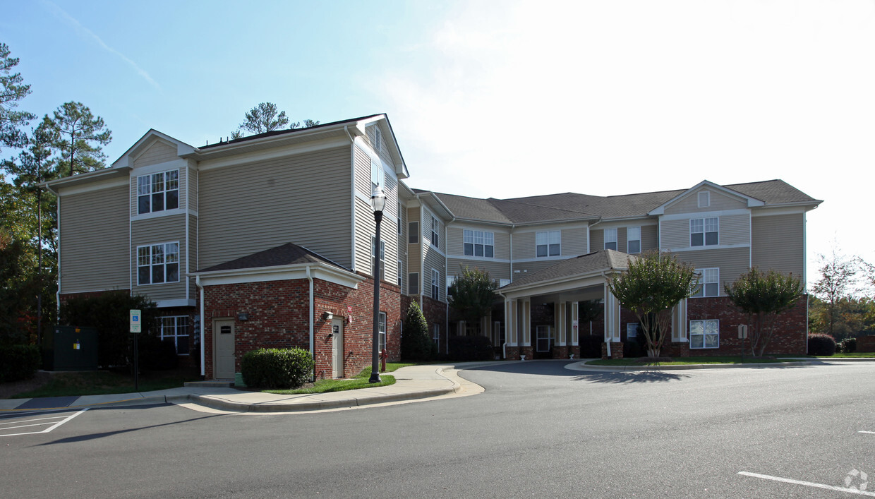 Building Photo - Highland Manor