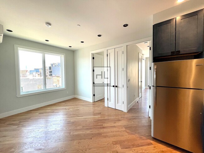 Foto del edificio - Stunning 3 Bed 3 Bath | Grand Street, Will...
