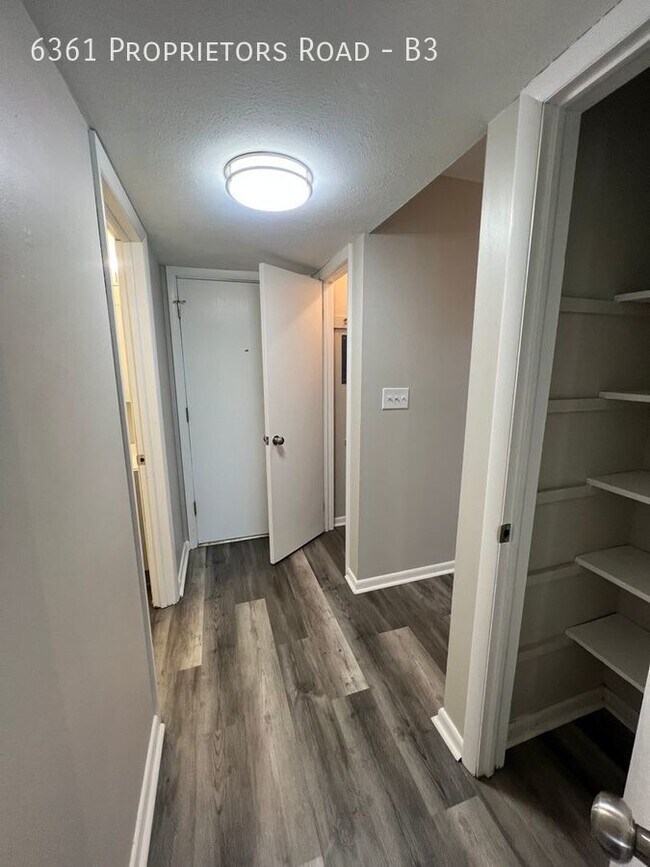 6361 Proprietors Rd Unit B3, Worthington, OH 43085 Room for Rent in