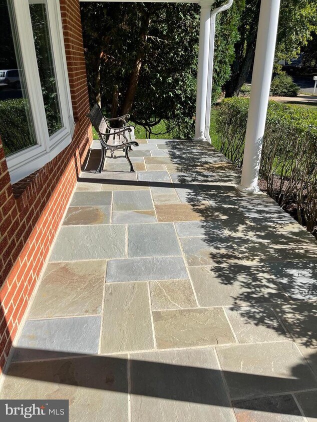 Foto principal - 1124 Fairway Dr NE