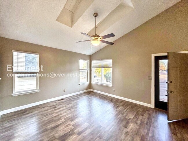 Foto del edificio - 6655 Lonsdale Dr