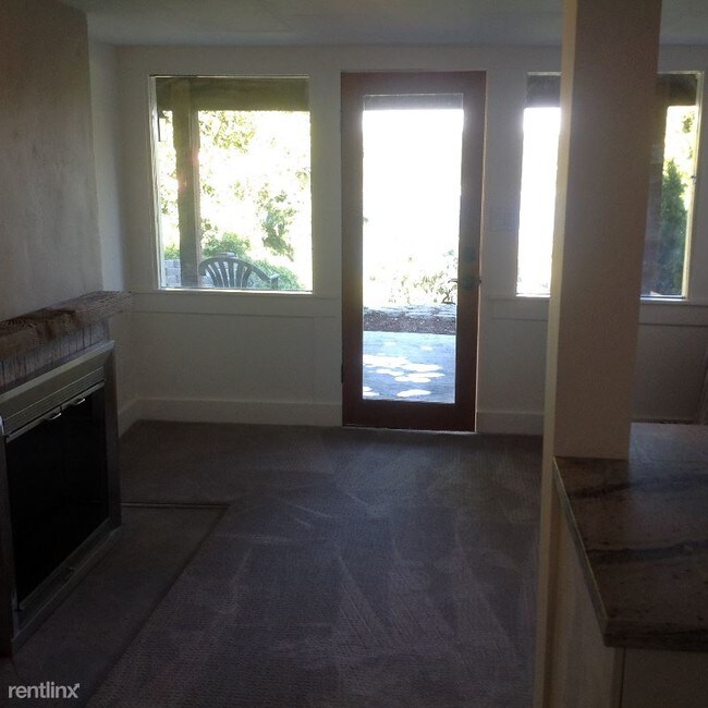 Foto del edificio - 12344 Sand Point Way NE