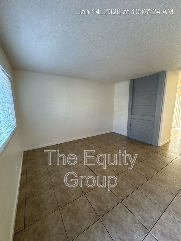 Foto del edificio - 809 Monarch Cir