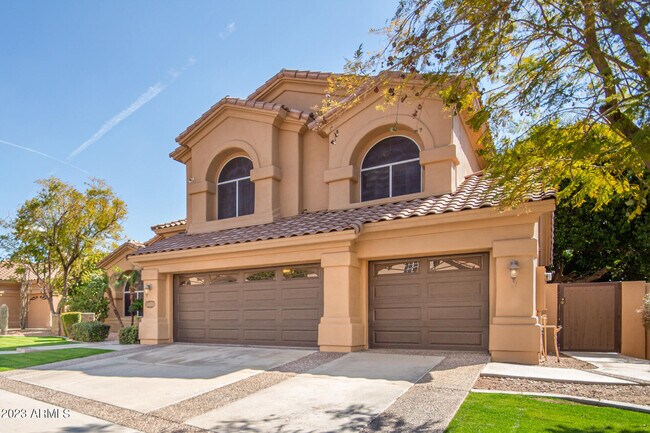 Foto del edificio - 1211 E Desert Flower Ln