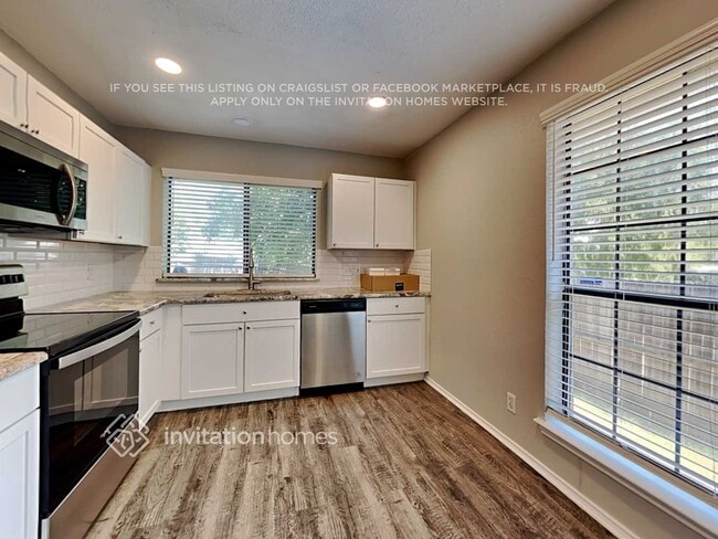 Building Photo - 10224 Holly Grove Dr