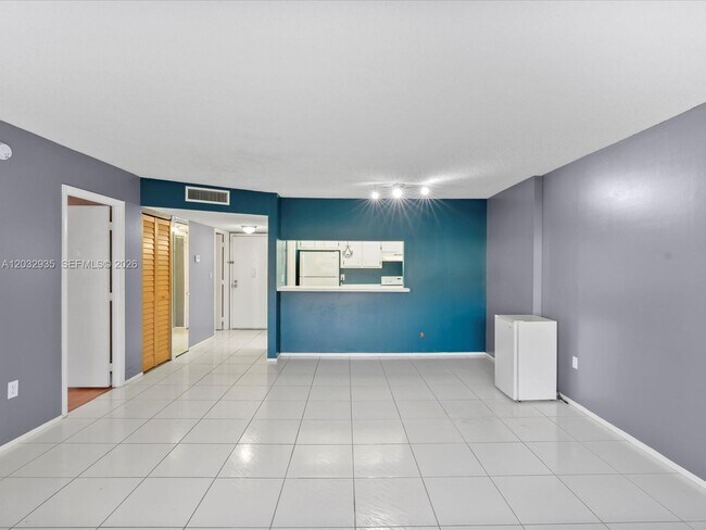Foto del edificio - 4172 Inverrary Dr