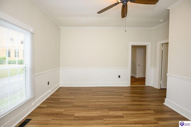 Building Photo - 203 W Warfield St