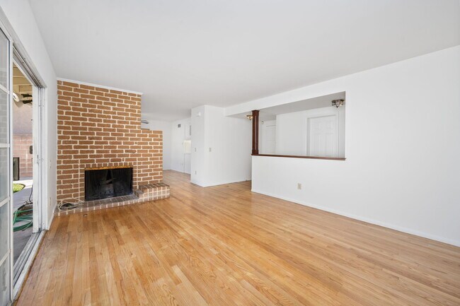 Building Photo - 17109 Rinaldi St