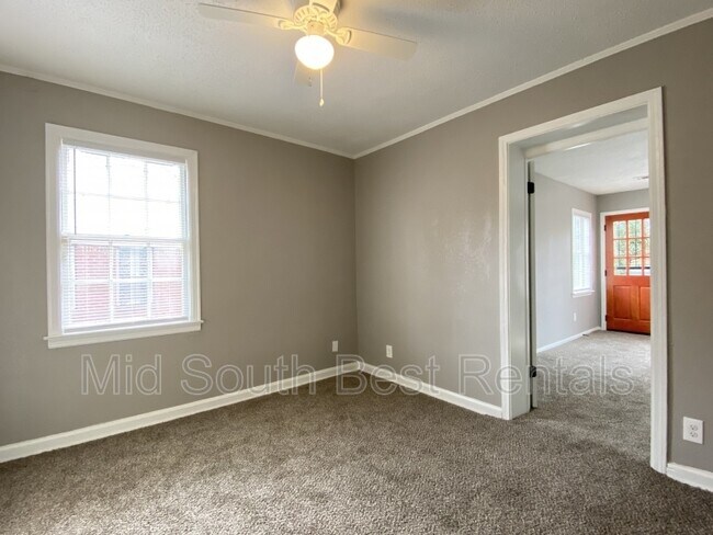 Building Photo - 1387 Melrose Cove