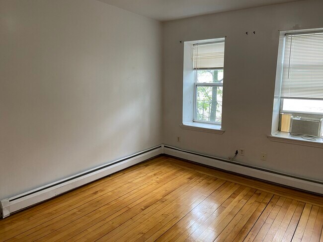 Building Photo - 5 Fairland St