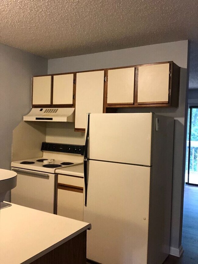 Building Photo - 4115 Bloomdale Dr