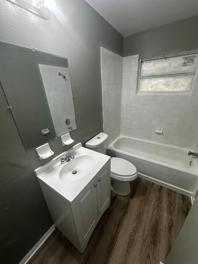 Foto del edificio - 10011 N 14th St