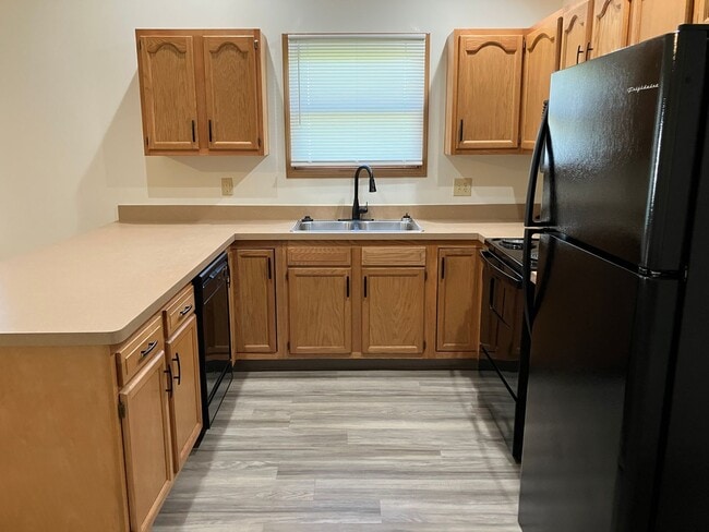 Foto del edificio - Modern & Spacious 2-Bedroom Ranch Condo – ...