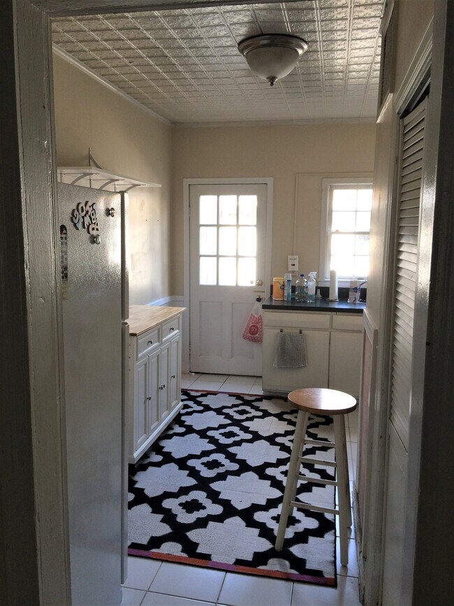 Building Photo - 630 D St SE