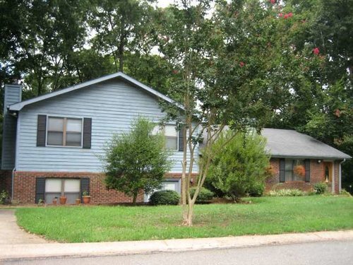 Building Photo - 1120 Sweetwater Cir