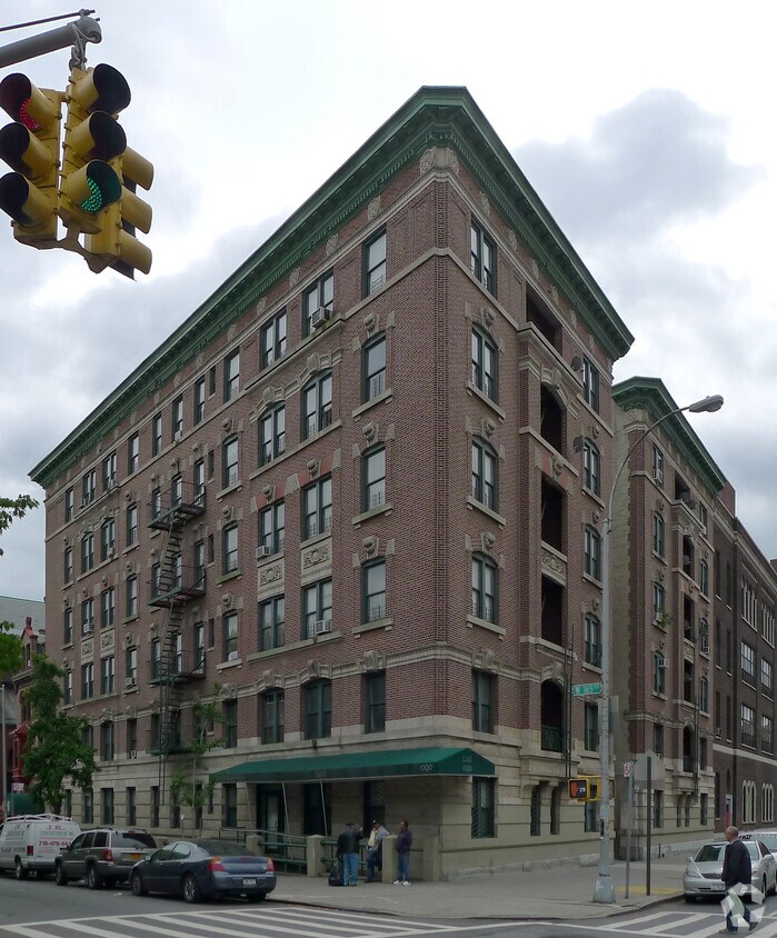 1088 - 1098 St Nicholas Ave - 1088-1098 St Nicholas Ave