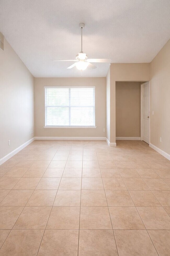 Foto del edificio - 2/2 In Hunter's Reserve (Oviedo)  / Water Included