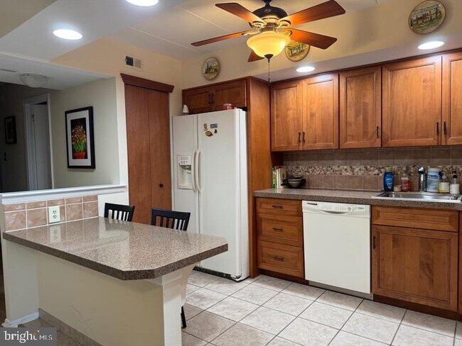 Foto del edificio - 10201 Bustleton Ave