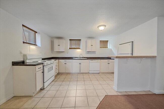 Foto del edificio - 1567 Meade St