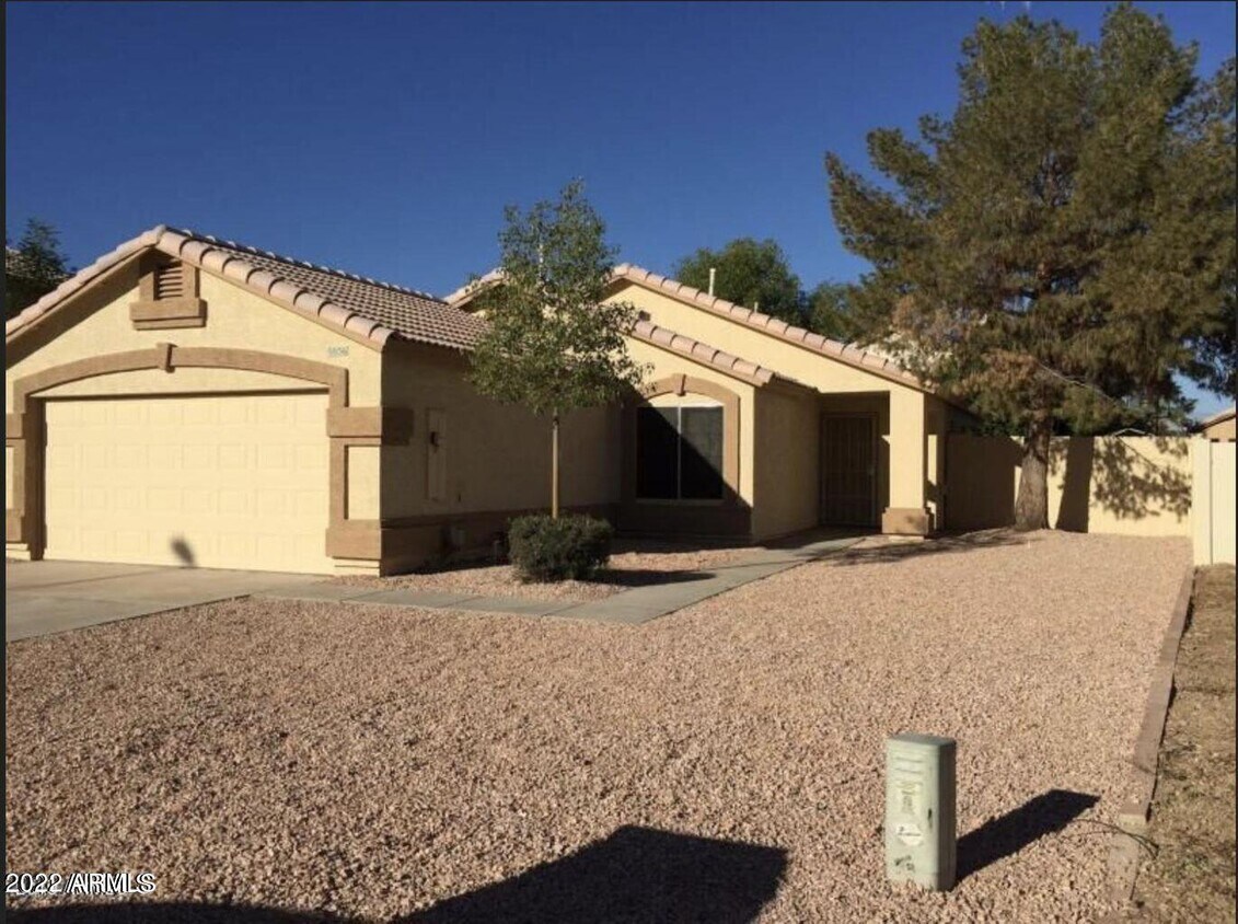 Foto principal - 8856 W Christopher Michael Ln