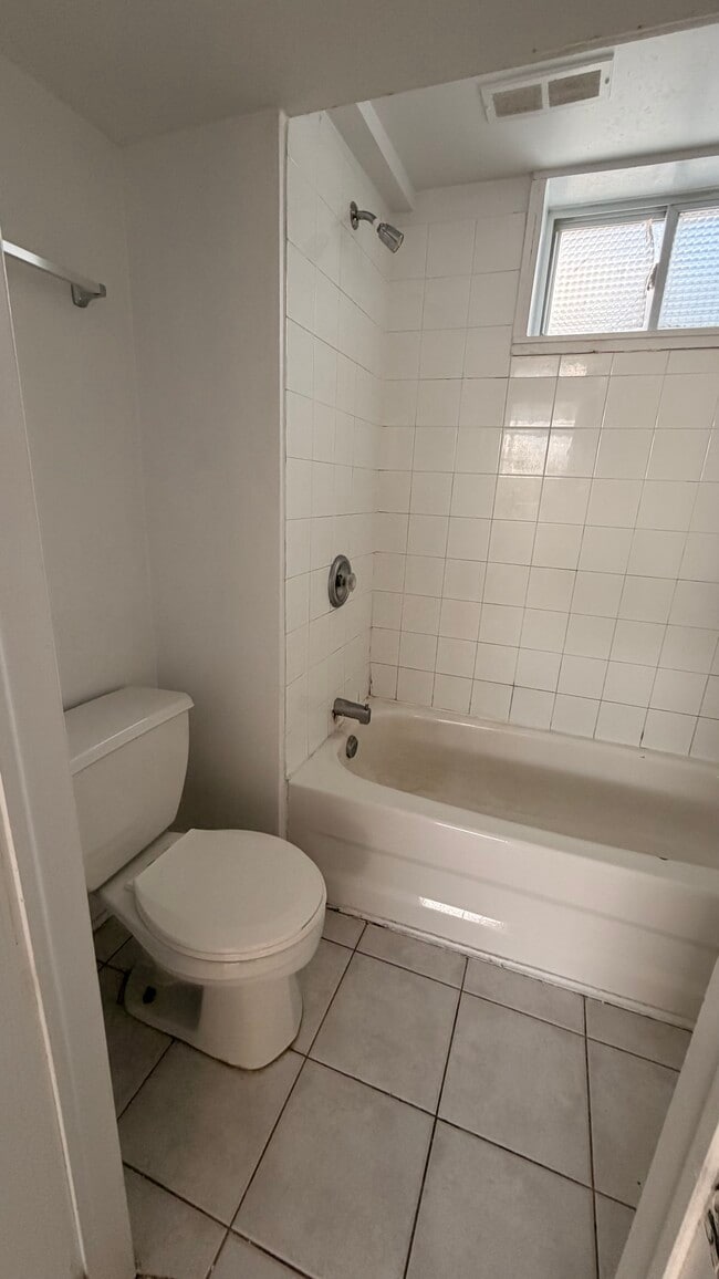 Building Photo - 2478 Chasseur Av