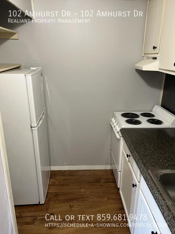 Foto del edificio - Amhurst Apartments, 102 Amhurst Dr