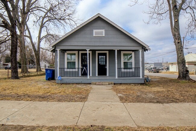 Building Photo - 702 S Trenton Ave