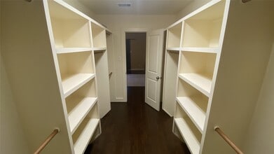 Building Photo - 6057 Yale St