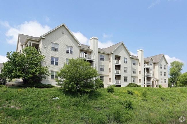 Building Photo - Deer Creek