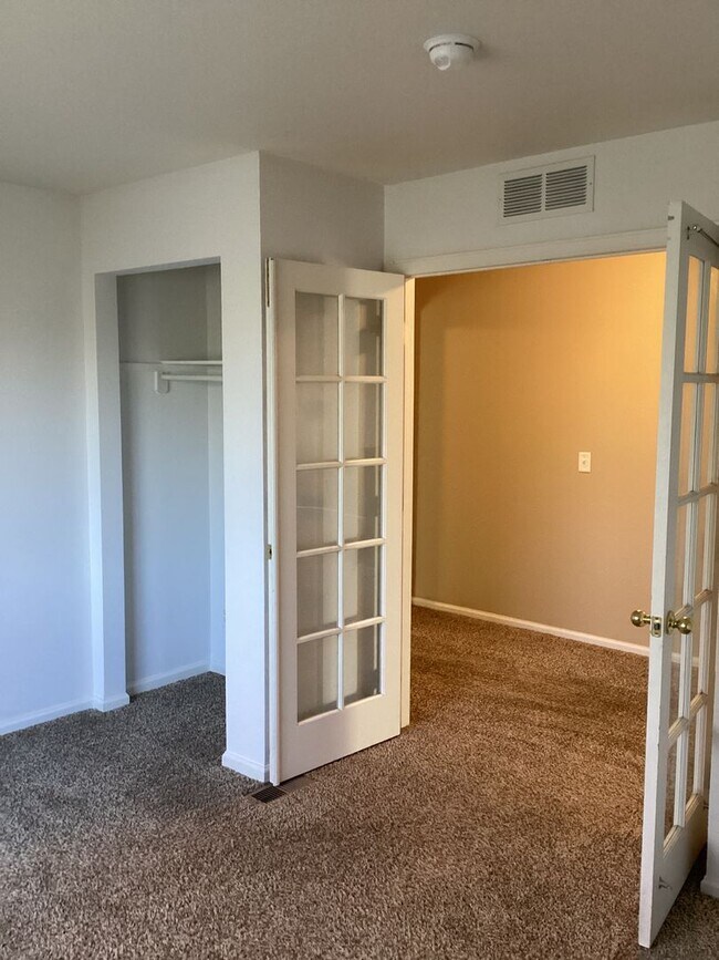 Foto del edificio - 3 bedroom, 2 Bath Ranch Home with 2 Car At...