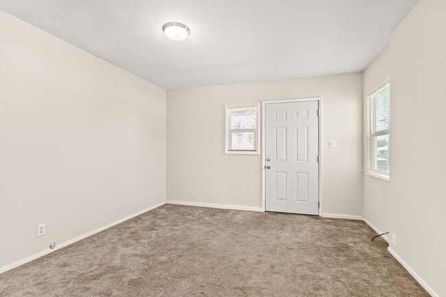 Building Photo - 170 Belleview Dr