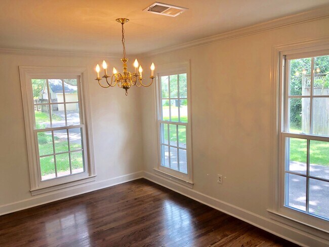 Building Photo - Walnut Hills
