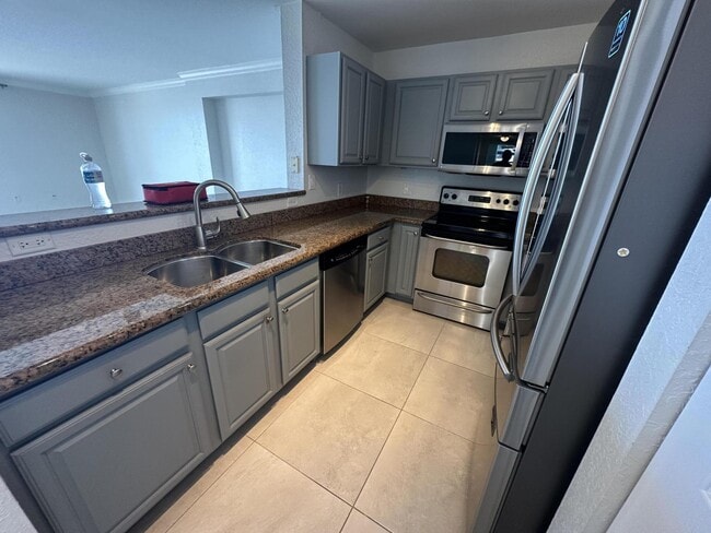 Building Photo - 1801 N Flagler Dr