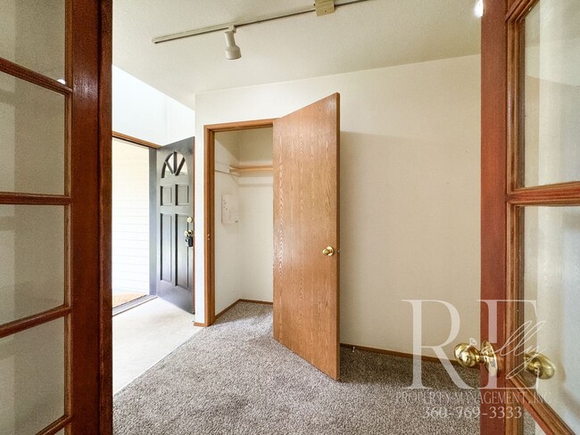 Foto del edificio - Your Charming Rustic Retreat- 3 Bedroom Wi...