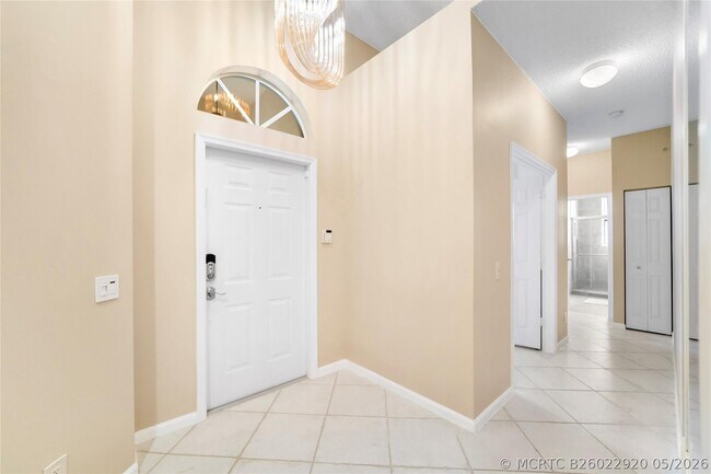 Building Photo - 5021 S La Sedona Cir