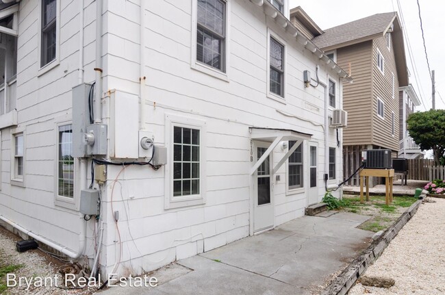 Building Photo - 1 br, 1 bath House - 610 Waynick Boulevard