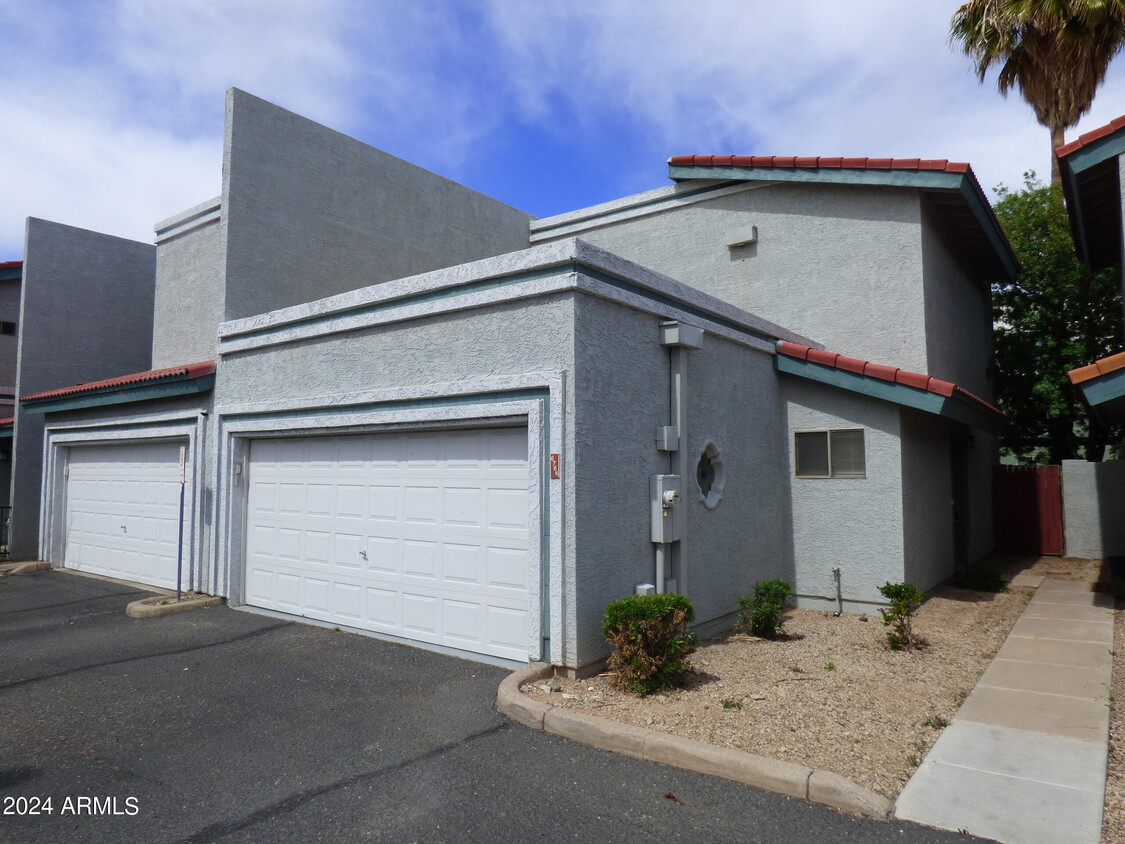 Primary Photo - 6766 W Ruth Ave