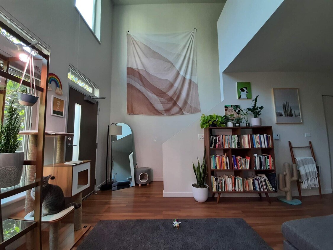Foto principal - 4242 N Vancouver Ave