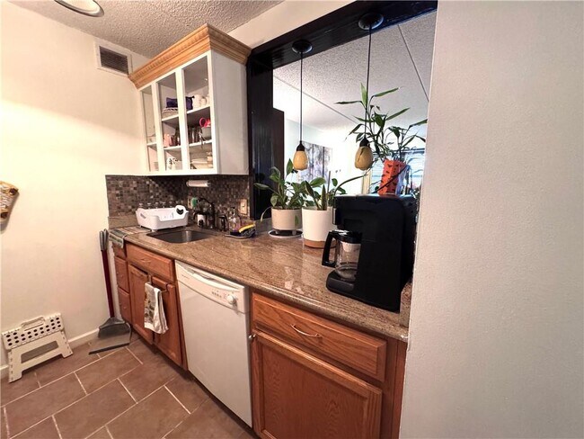 Foto del edificio - 79-14 Rockaway Beach Blvd