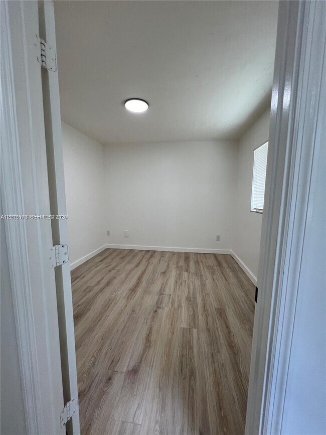 Foto del edificio - 3700 N 56th Ave