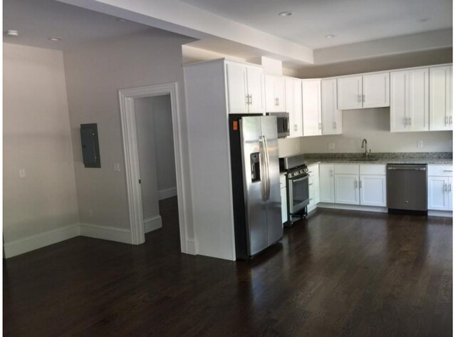 Foto del edificio - 2044 Beacon St