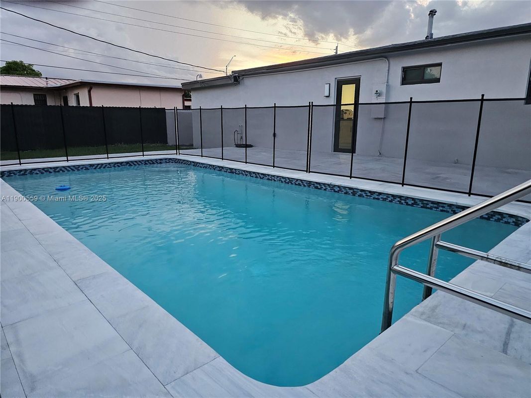 Primary Photo - 1680 NW 128th St