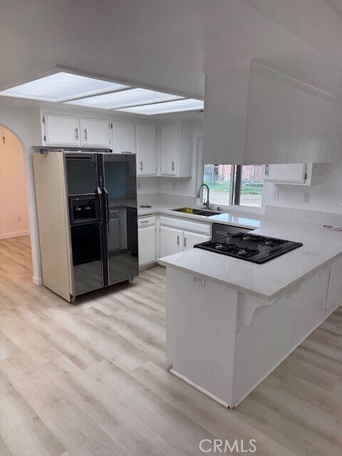 Foto del edificio - 16520 Adelia St