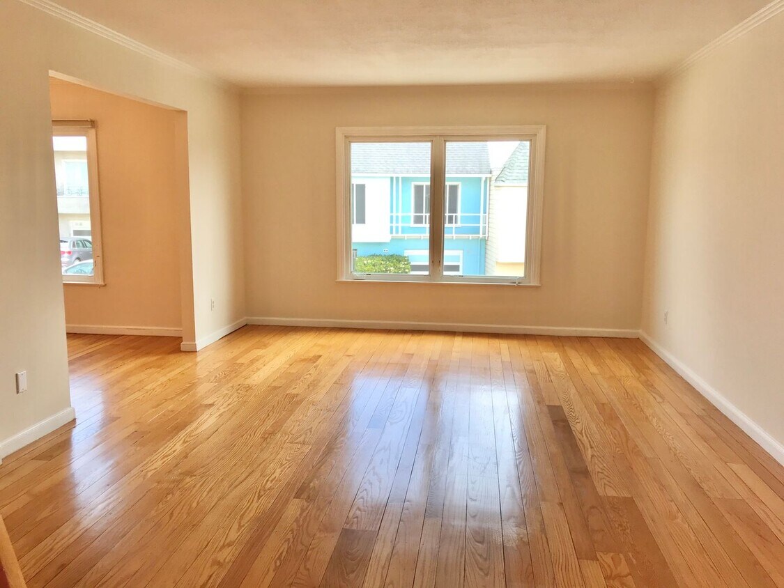 Primary Photo - Light Filled, Remodeled 2Br/1Ba Miraloma H...
