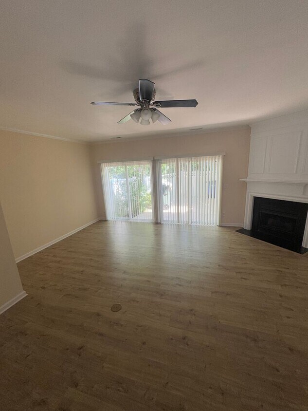 Foto del edificio - Lovely 3br 2.5ba TH in Raleigh! Available ...