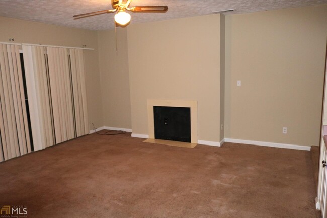 Building Photo - 3550 Panthersville Rd