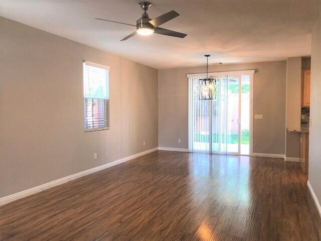 Building Photo - 10592 Calico Pines Ave
