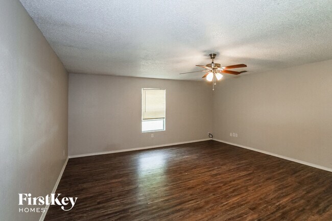 Building Photo - 6900 Ridgetop Rd